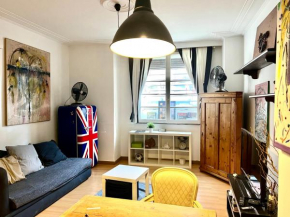 Lovely Central Art 2 Bedroom Flat Next to Metro Station LODI